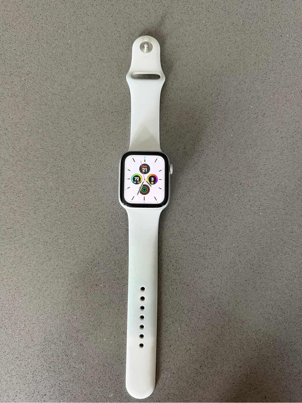 Apple Watch Series 4 44mm- White Sport Band Smartwatch - GPS edition